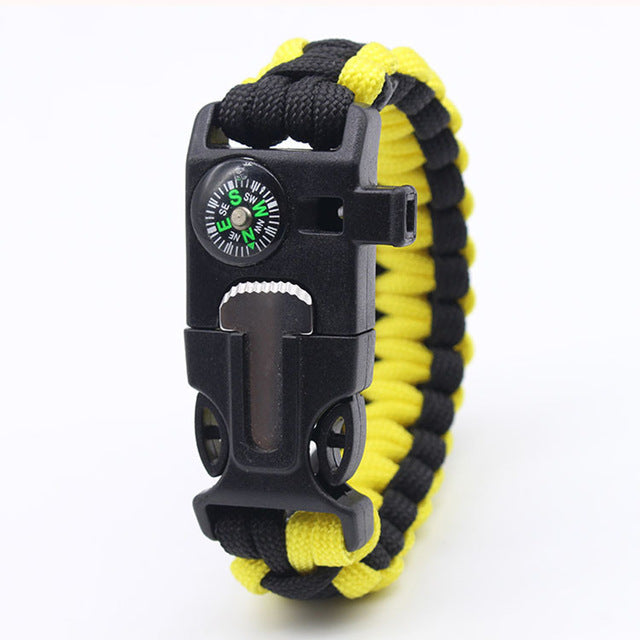 Multifunctional survival paracord bracelet